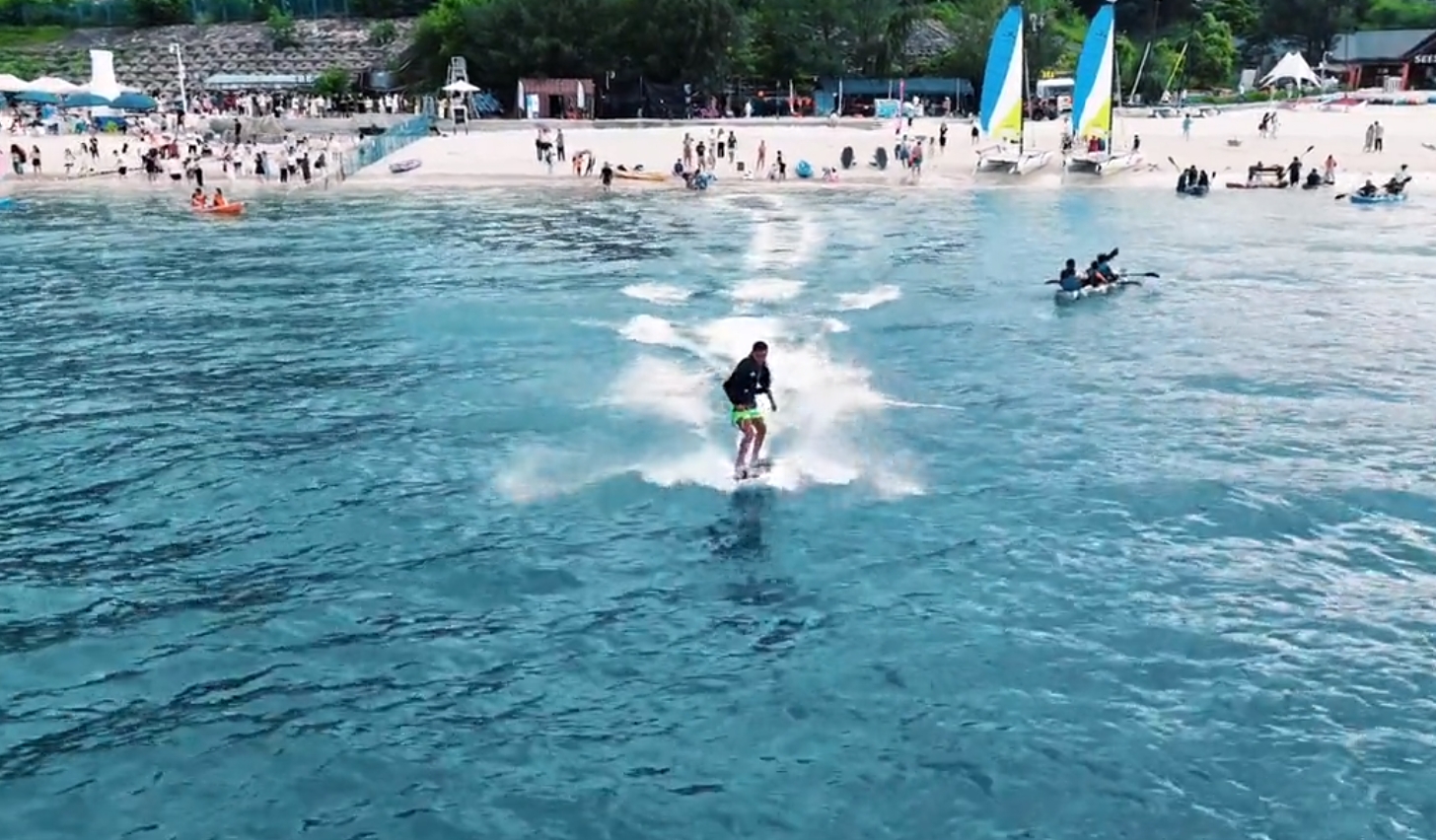 Electric surfboard